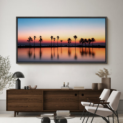 «Tropical Serenity Palm Tree Silhouette at Sunset Stripes Antique Retro Extra Large Wall Decor», reproduction encadrée