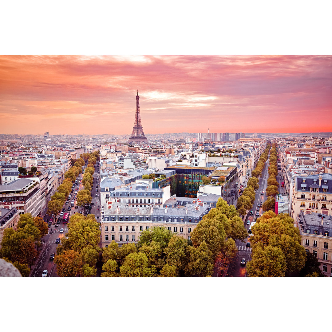 Romantischer Blick auf Paris vom Arc De Triumph von IhorTailwind - Leinwandbild