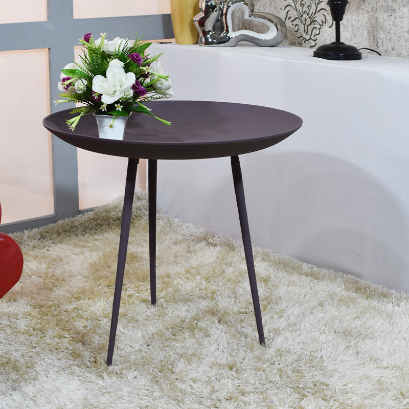 Table de bout à 3 pieds Fernly, Plateau mauve / base noire, H 17,1 po x l 20,6 po x P 20,6 po