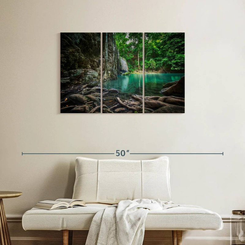 Paysage de cascade d'Erawan, H 24 po x l 38 po