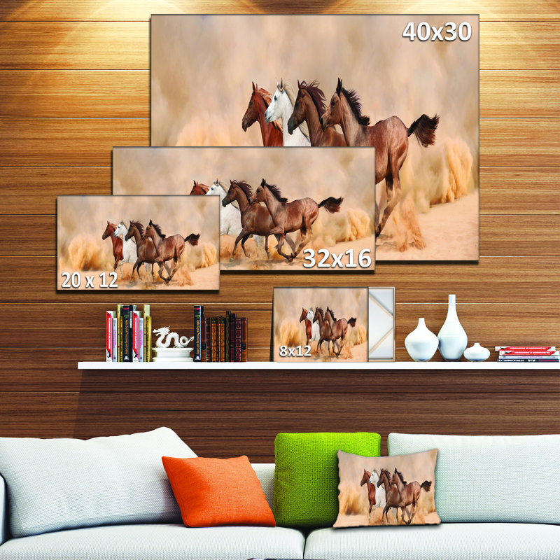 «Herd Gallops in Sand Storm Landscape», reproduction de photo sur toile tendue, H 16 po x l 32 po