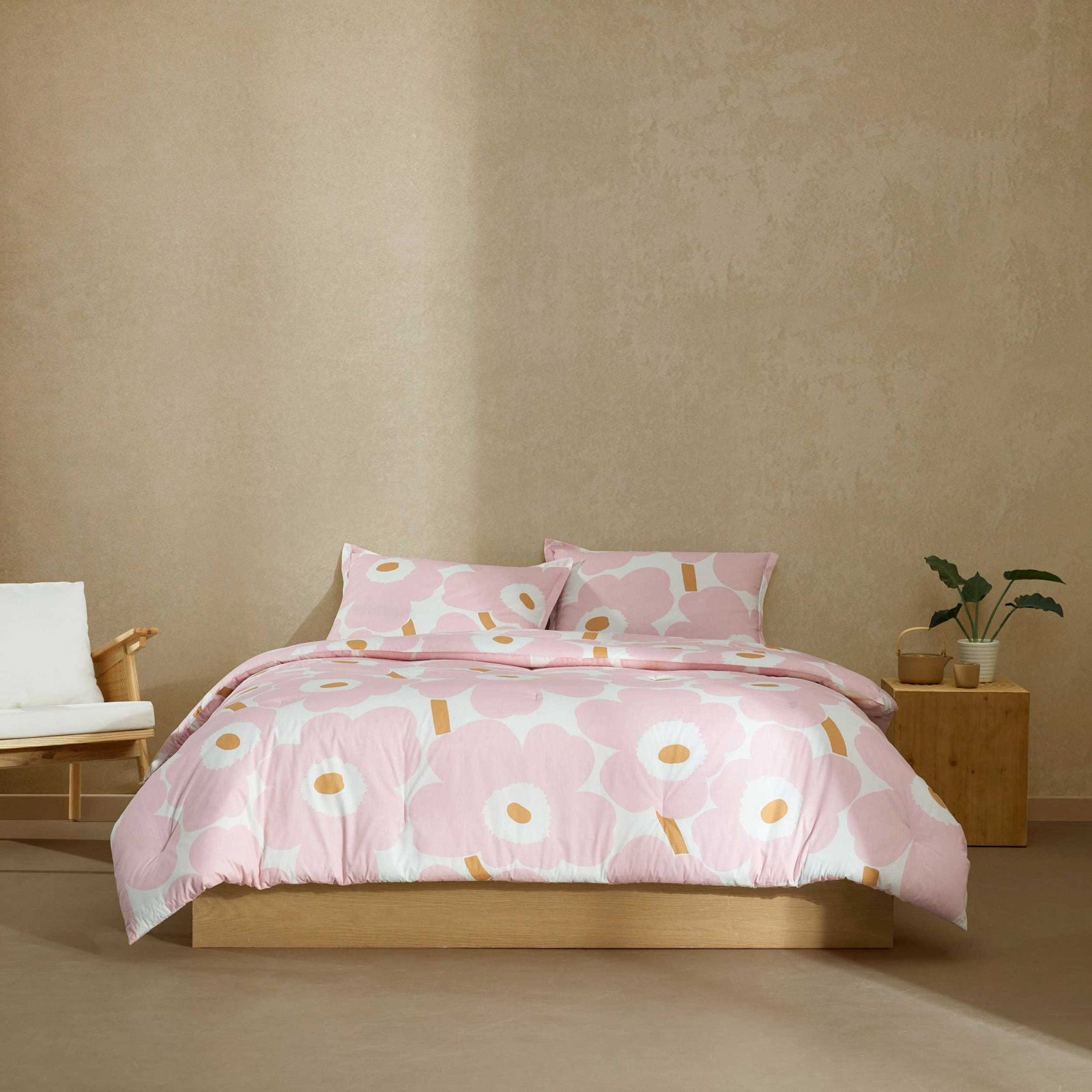 Marimekko Unikko Cotton Red Duvet Cover Set, King Duvet Cover + 2 King Shams, Light Pink