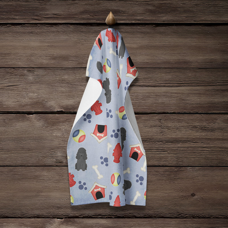 Chiffons pour chien caniche et extincteur d’incendie