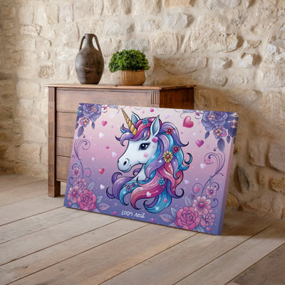Toile, art mural fantaisiste d'une licorne avec une crinière qui coule dans des tons pastel de rose, mauve et bleu