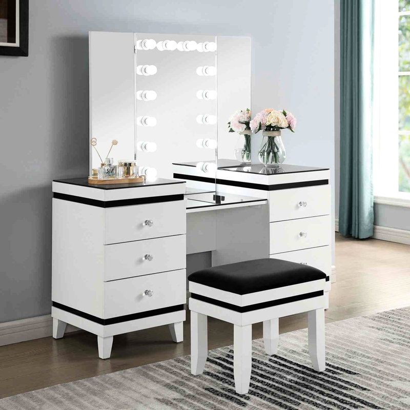 Coiffeuse contemporaine 1 pièce avec miroir triptyque, 14 ampoules, plateau en verre noir, tiroirs doublés de feutre et siège rembourré pour la décoration de la chambre