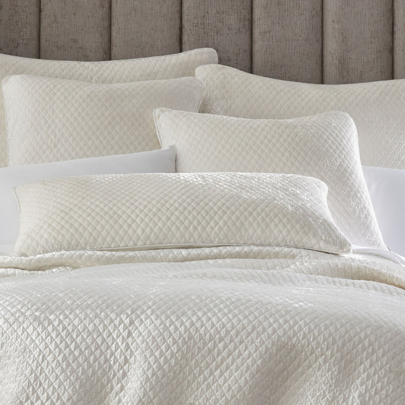 Enzo Sham, Ivory, Queen