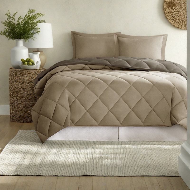 Reversible Down Alternative Bedding Sets, Polyester Comforter, Modern Home