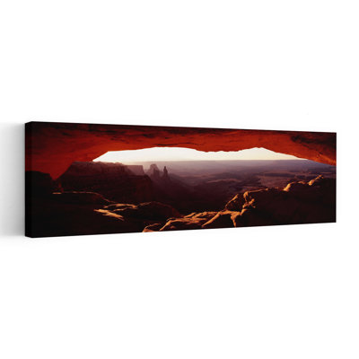 Arche naturelle au lever du soleil, voûte de Mesa, parc national de Canyonlands, Utah, États-Unis, art contemporain contemporain, paysage mural