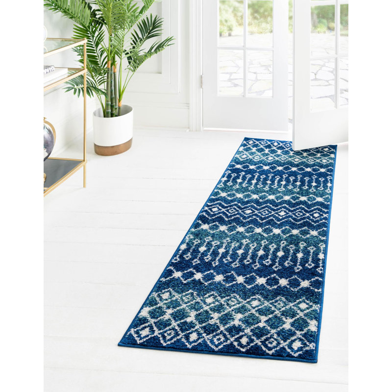 Tapis bleu / ivoire en polypropylène tissé à la machine Briehn, Tapis de couloir 2 pi 7 po x 10 pi