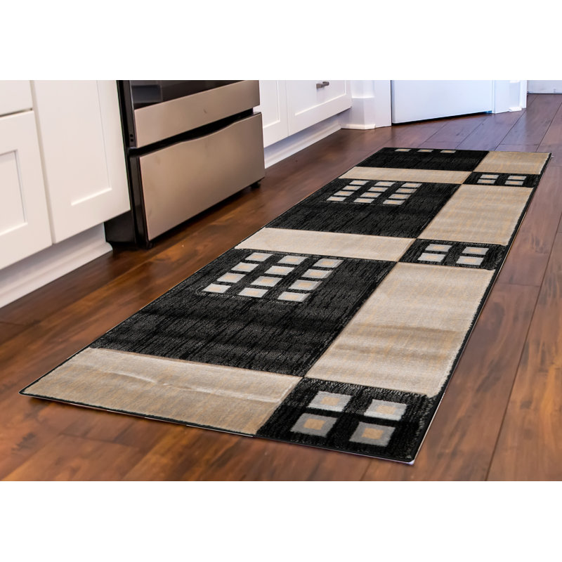Tapis géométrique noir / crème Carina, Tapis de couloir 2 pi 6 po x 8 pi