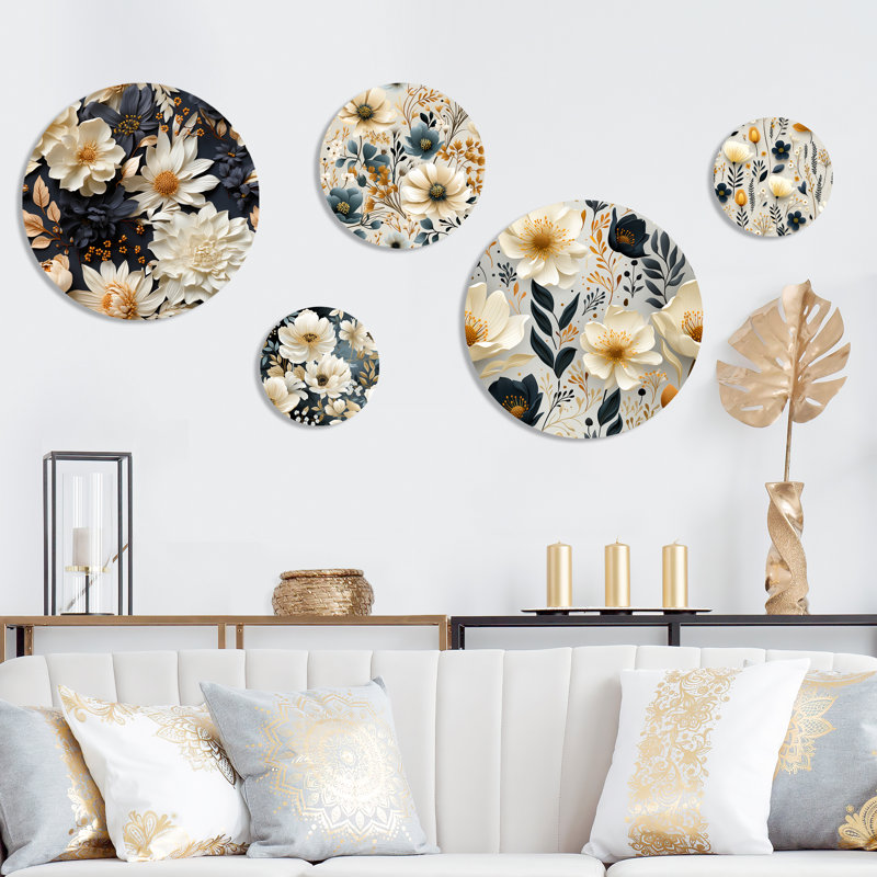 «White Dahlia Cottage Collage» - ensemble d'art mural floral rond blanc sur 5