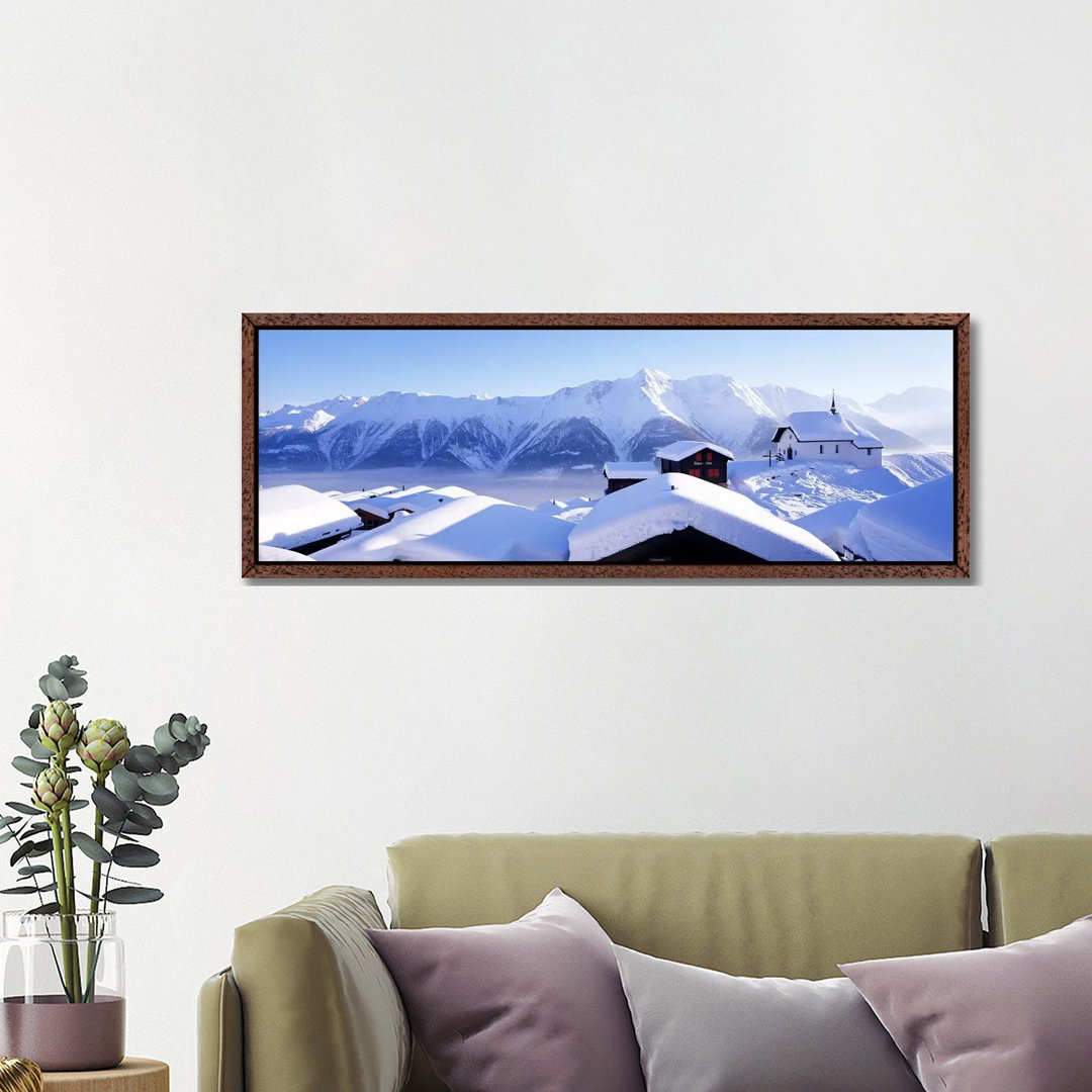 Schneebedeckte Kapelle und Chalets Schweizer Alpen Schweiz von Panoramic Images - Gallery-Wrapped Canvas Giclée