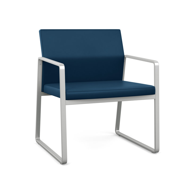 Chaise d'invité surdimensionnée Gansett, Argent, Vinyle bleu Patriot Plus Imperial