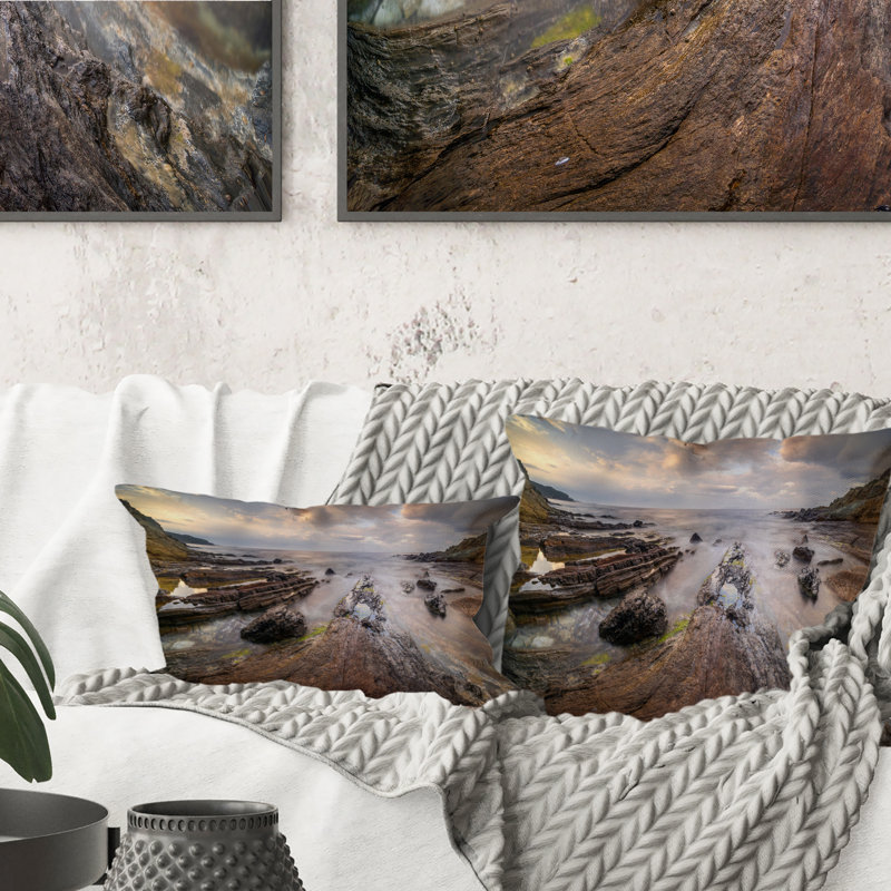 Coussin décoratif à motif nautique et côtier inhabituel Coastal Rock Formation en Corse