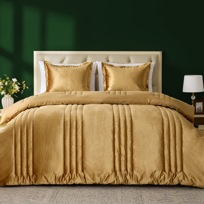 Luxury Velvet Bedding Comforter Sets 3 Pieces