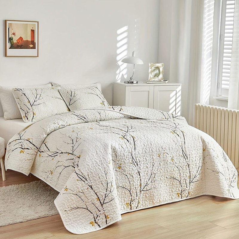 Polyester Percale Floral Quilt, King Quilt + 2 Standard Shams, Beige