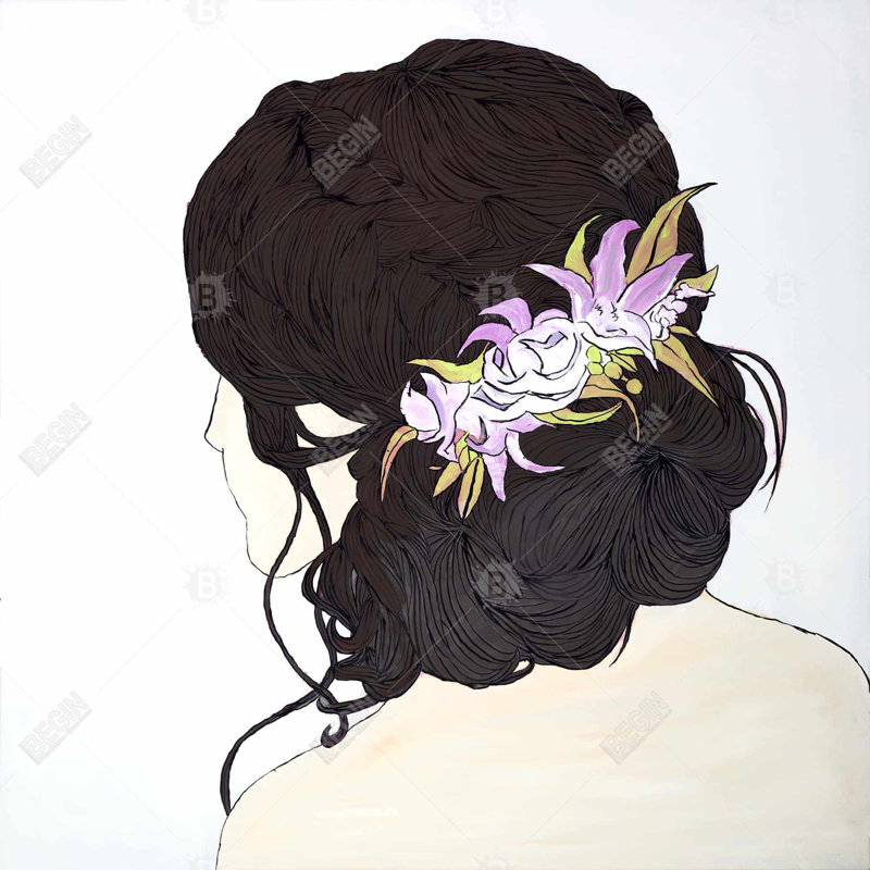 Femme par derrière avec des fleurs roses - Art de la décoration intérieure