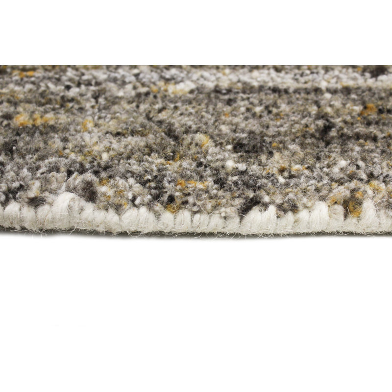 Handmade Ivory Wool & Synthetic 5' x 7' Easy Care Area Rug