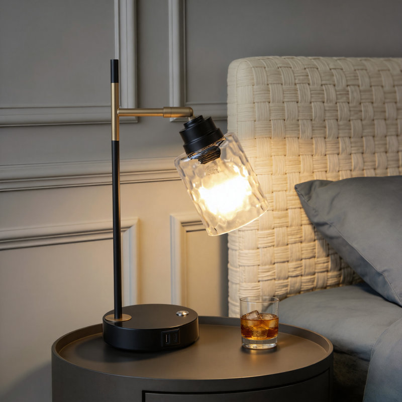 Lampe de bureau à 3 voies avec prise de courant CA et USB et ampoules de type C 
