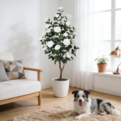 Arbre de camélia artificiel avec des fleurs en soie blanches réalistes