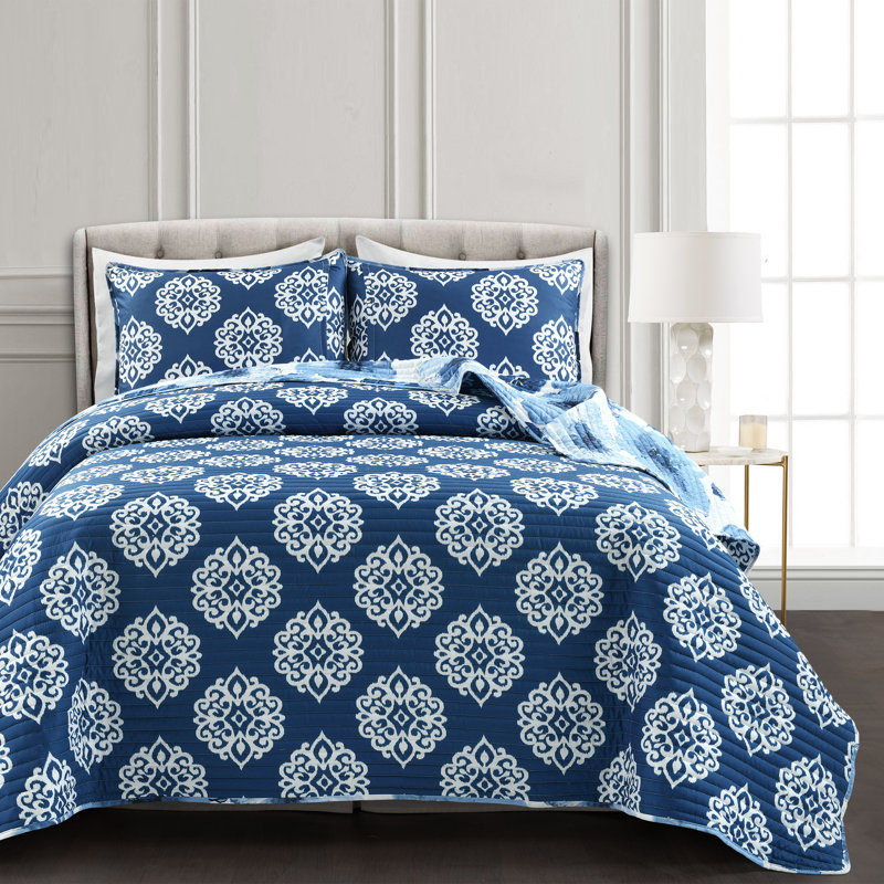 Leah Reversible Quilt Set, Full/Queen Quilt + 2 Standard Shams, Navy/White