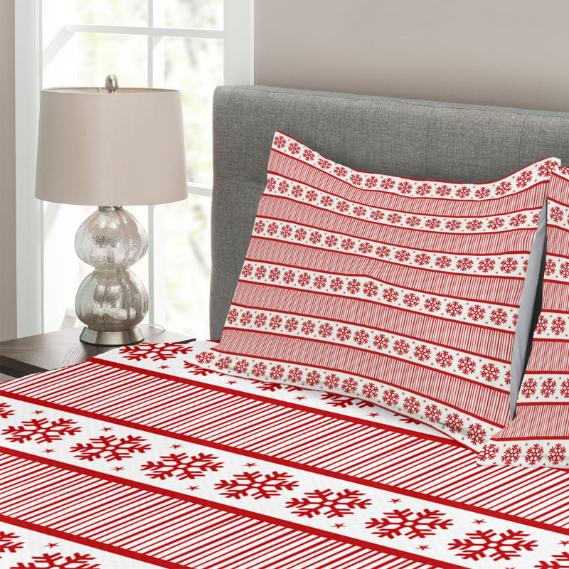 White/Red 100% Microfibre Bedspread, 220 x 264 cm