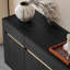 Buffet moderne noir avec espace de rangement élégant