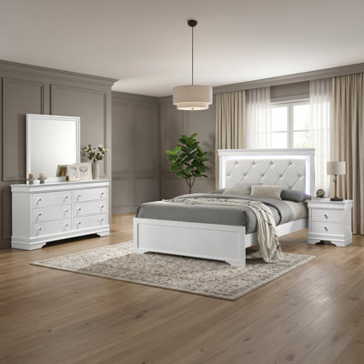 Mylhana Upholstered Standard Bedroom Set