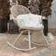 Chaise berçante d'intérieur en rotin