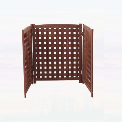 Wooden Screen for Enhanced Privacy and Ventilation