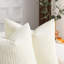 Housse de coussin moelleuse à rayures en chenille douce-111961576-125368473