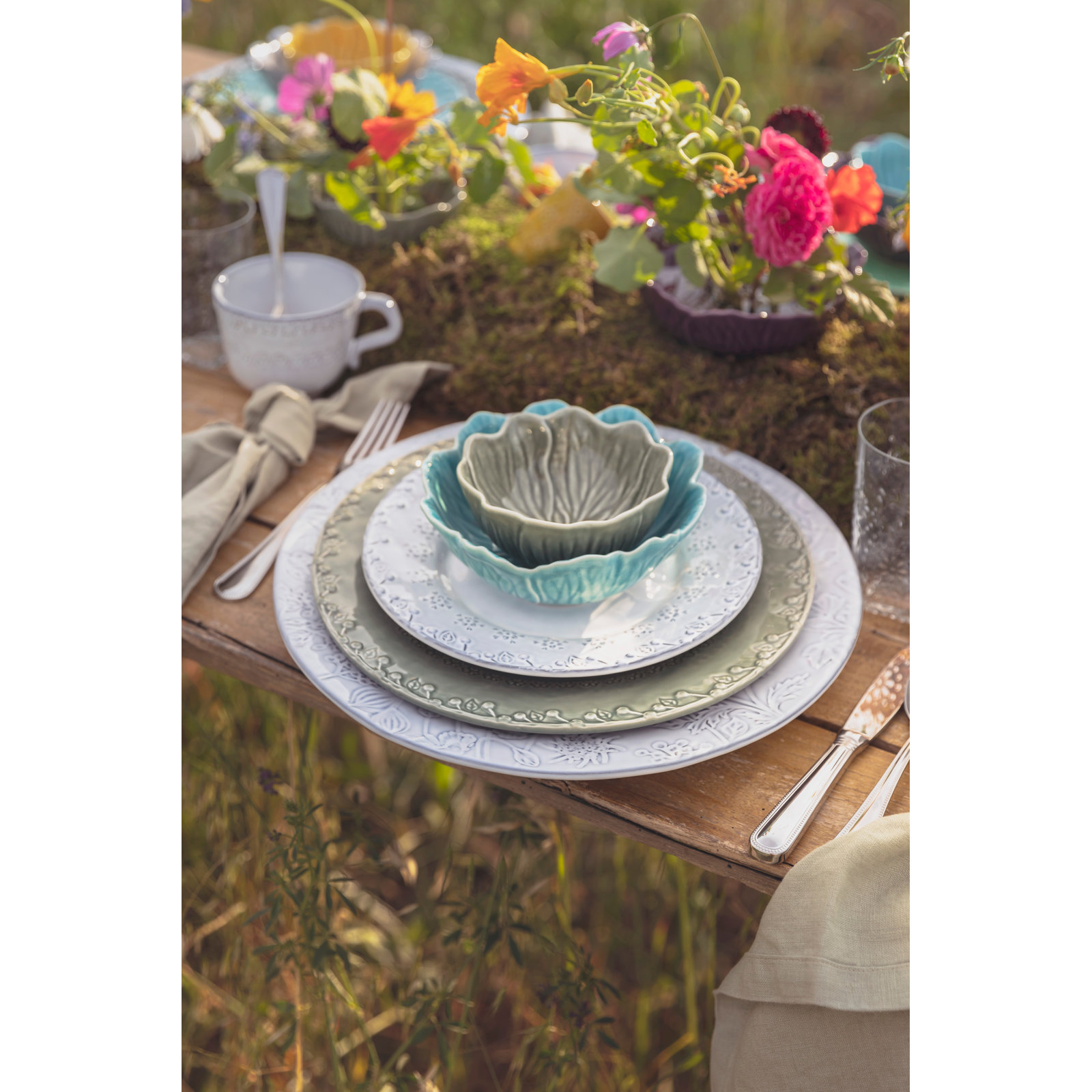 Flora 11" Dinner Plate, Gray