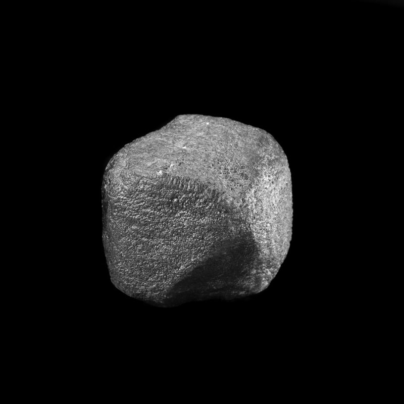 Diamant noir brut / / 86,22 carats