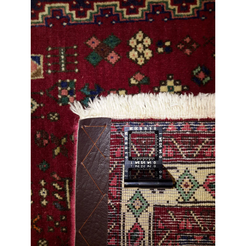 Pragna Oriental Area Rug in Red