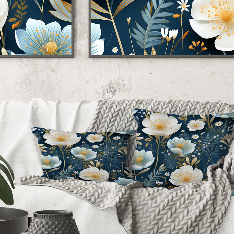 Motif de faune blanche et bleue Ranunculus - imprimé floral, H 16 po x l 16 po