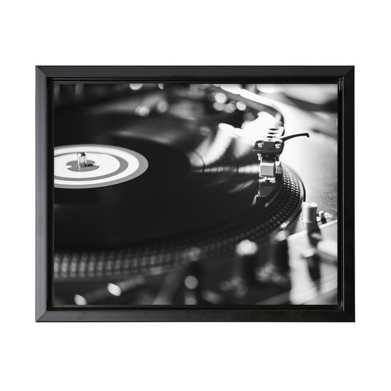 Photographie de tourne-disque, Black Framed, Canvas, 16"H x 20"W