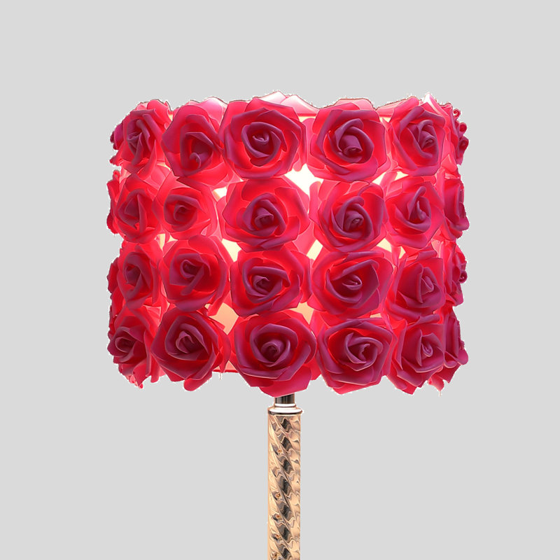 Lampe de table en acrylique 18,25 po Red Roses In Bloom, Transparent, Rouge