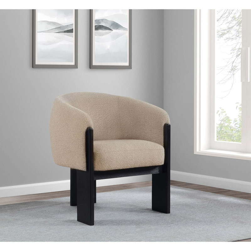 Chaise d'appoint sculptée Boucle avec silhouette incurvée