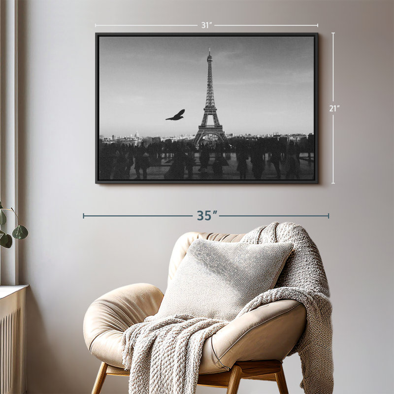 «Overcast Eiffel Tower Wall Art», H 21 po x l 31 po