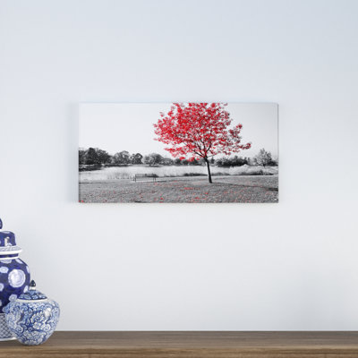 Arbre rouge sur un banc de parc - reproduction de photo sur toile tendue