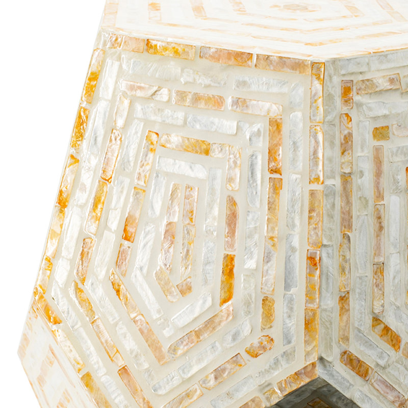 Tabouret à capes hexagonales crème et jaune 18 x 18 x 21 po, caractéristiques incrustées, décorations en forme de losange, à utiliser comme table d'appoint, caractéristiques, motifs, utilisation