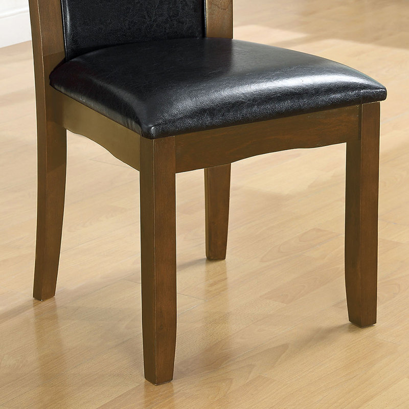 Chaise d'appoint en similicuir noir Ikram