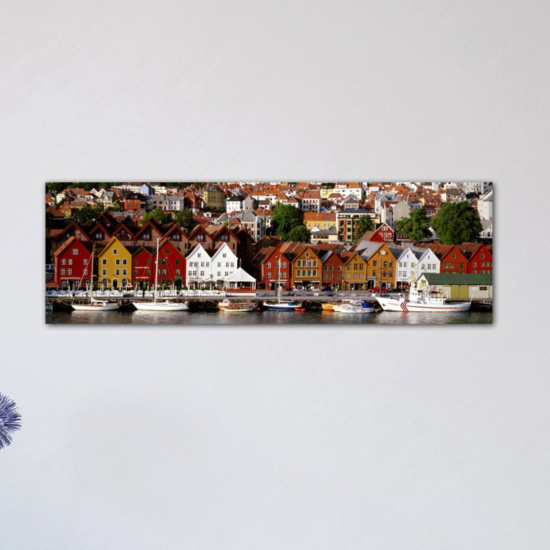 Bergen, Norvège - Reproduction giclée sur toile panoramique, H 24 po x l 72 po x P 1,5 po, Toile tendue