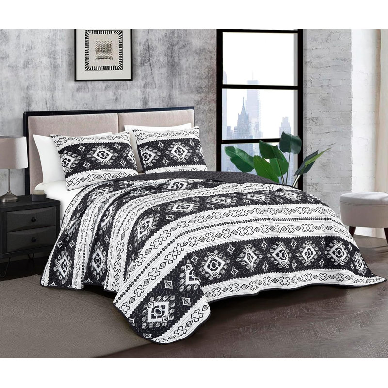 King Size Black and White Microfiber Geometric Quilt Set