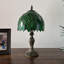 Mini lampe de table Roslin Tiffany en verre coloré aux feuilles vertes avec ampoule DEL incluse l 8 po x P 8 po x H 15 po