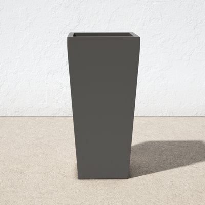 Robards Fiberglass Pot Planter