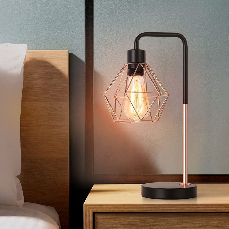 Lampe de bureau USB en métal Ragon, Noir / Or rose, Or rose, H 16,1 po x l 5,9 po x P 5,5 po