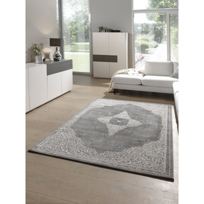 Kellie Oriental Area Rug
