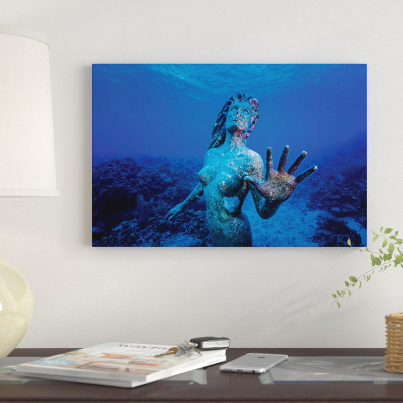 «Underwater Mermaid Statue at Grand Cayman Island», impression sur toile, H 18 po x l 26 po x P 1,5 po, Toile tendue