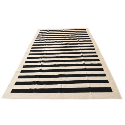 Noor Black and White Rug